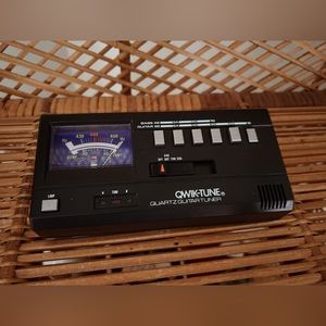 Qwik-Tune Quartz Guitar Tuner KT-001